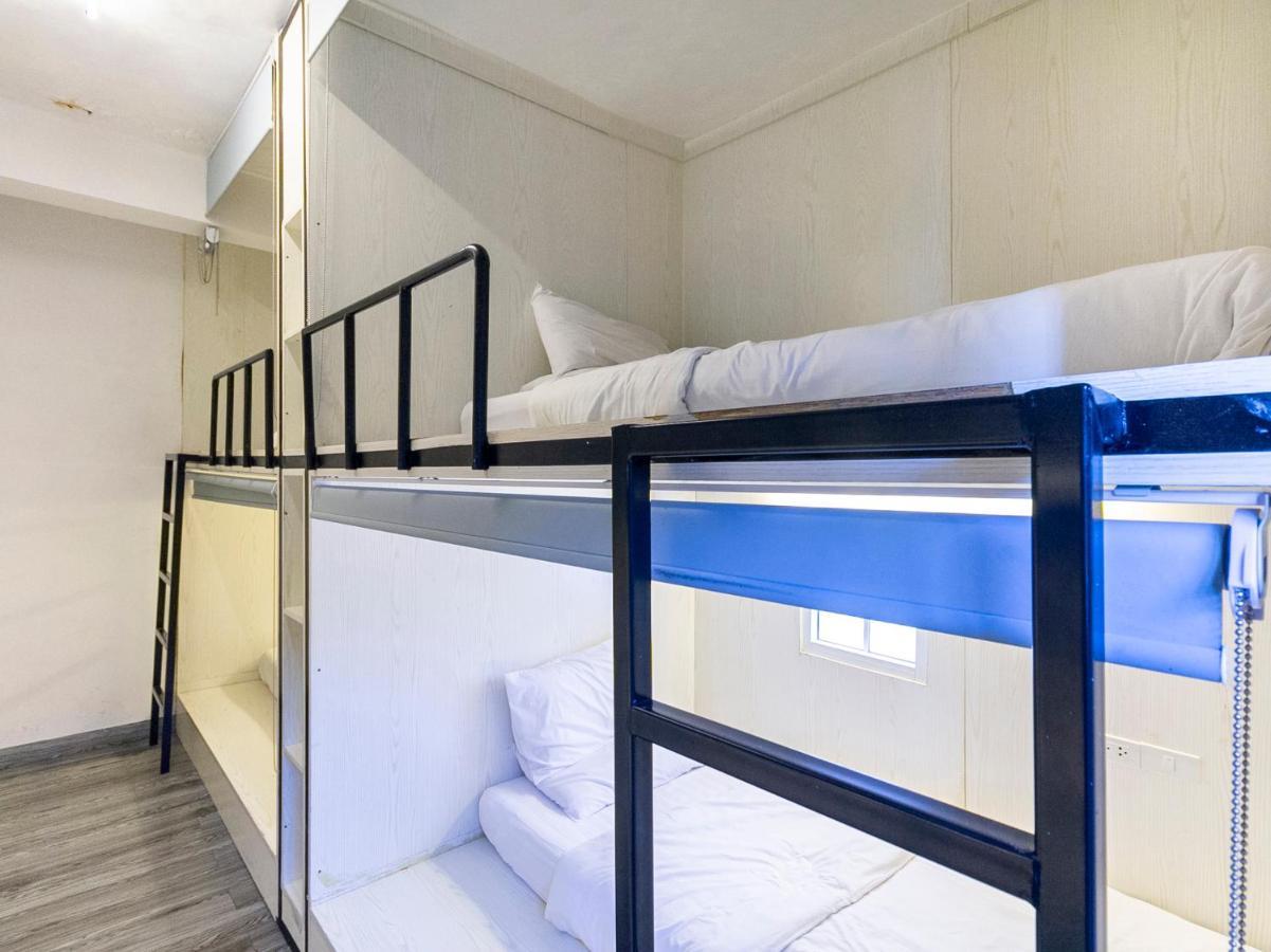 S7 Hostel Bangkok Exterior photo