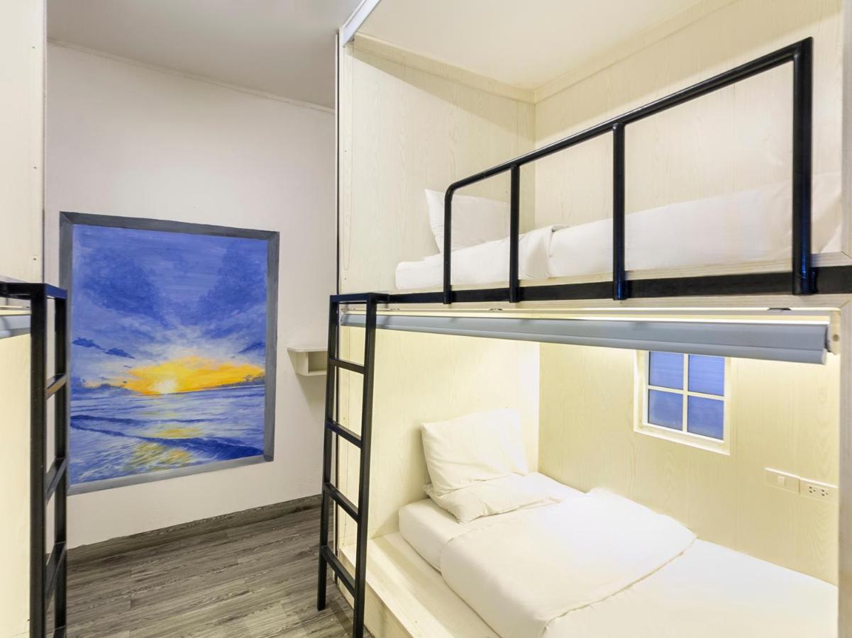 S7 Hostel Bangkok Exterior photo