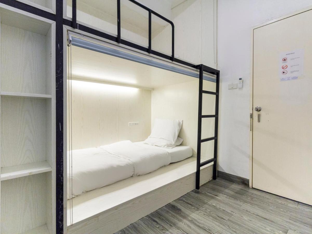 S7 Hostel Bangkok Exterior photo