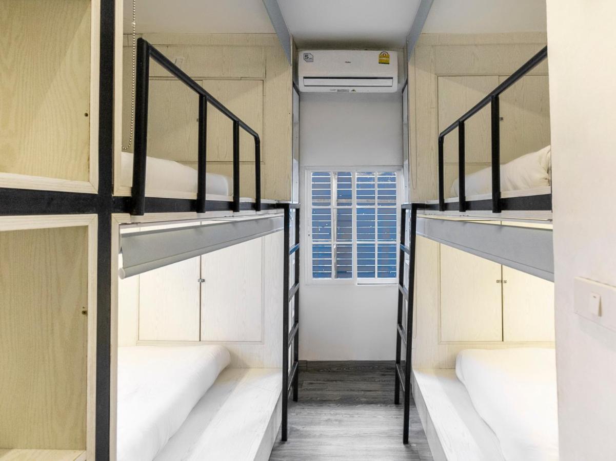 S7 Hostel Bangkok Exterior photo