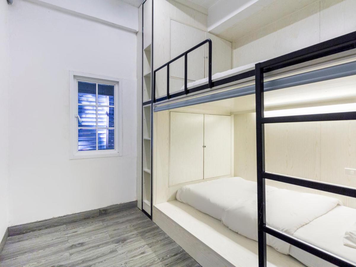 S7 Hostel Bangkok Exterior photo